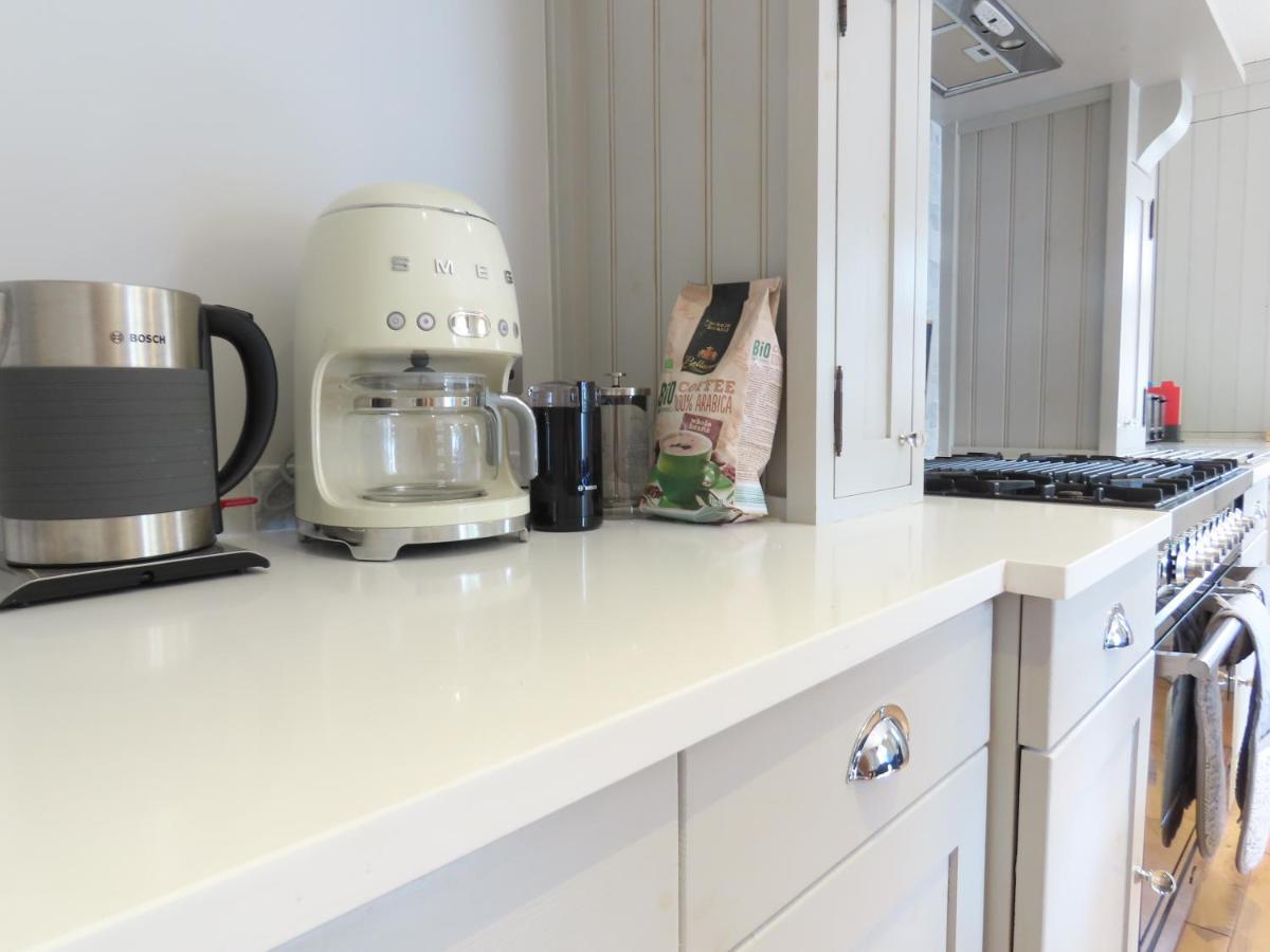 Entire Seaside Luxury Home With On Site Parking! Poole Exteriér fotografie