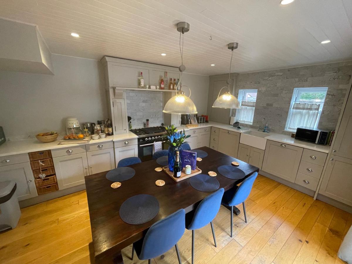 Entire Seaside Luxury Home With On Site Parking! Poole Exteriér fotografie