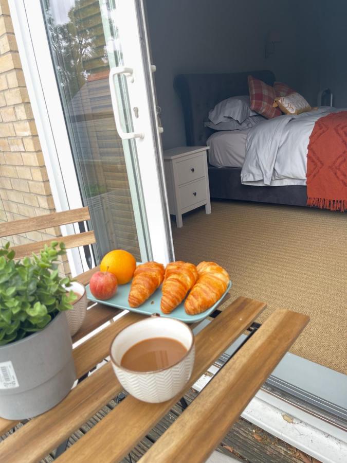 Entire Seaside Luxury Home With On Site Parking! Poole Exteriér fotografie